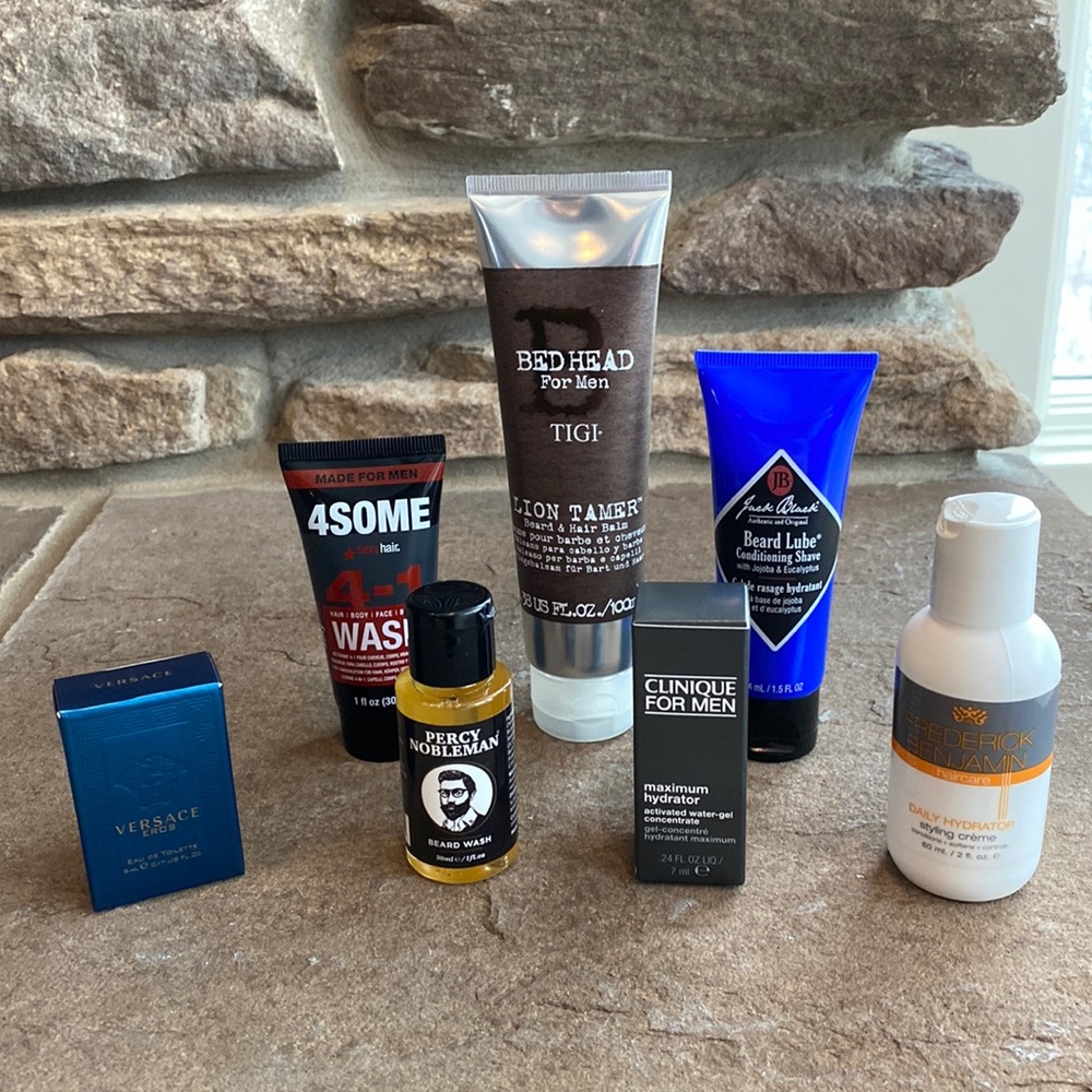 NWOT Men’s Grooming Kit - 7 Items